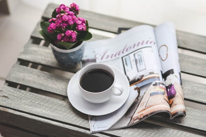 Presse-Zeitungen-Kaffee
